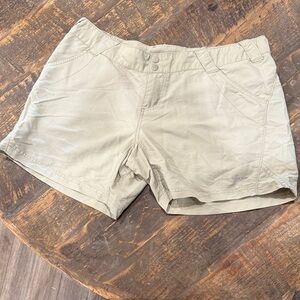 Columbia Women's Light Taupe Outdoor Shorts